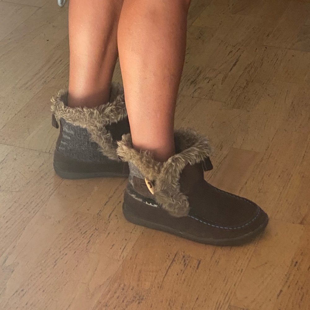 Woolrich Suede Faux Fur Wooden Toggle Moccasins - Picture 6 of 15